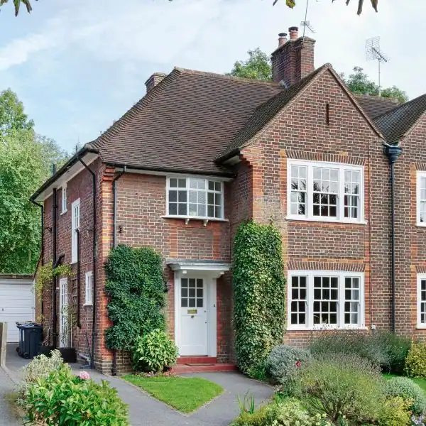 Scenarios 2 Image of UK family home - faulkners scenarios Basingstoke